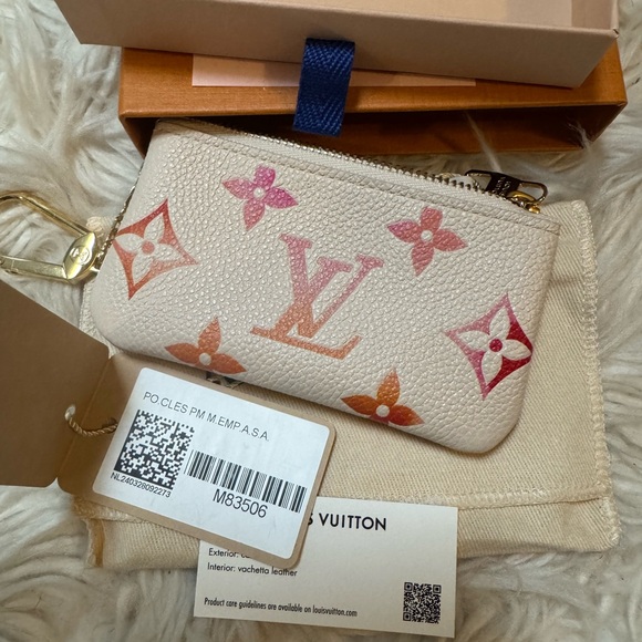 ❤️‍🔥Brand new with tags Louis Vuitton Key Pouch! 💛🧡❤️🩷 - Picture 6 of 6